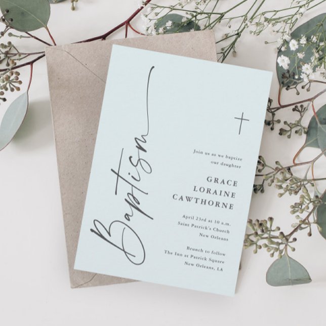 Convites Batismo moderno Elegante de Blue Boys (Modern Elegant Script Light Blue Boys Baptism Invitations.)