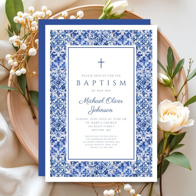 Convites Batismo religioso entre Azulejos Azuis Elegantes   (Elegant Blue Tiles Religious Cross Boy Baptism Invitation)