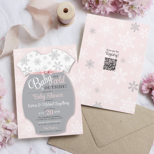 Convites Bebê É Frio Fora do Floco de Neve Garota Chá de in (Custom pink bodysuit Baby It's Cold Outside bow winter snowflake girl shower invitation digital QR)