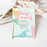 Convites Bebê no Chá de fraldas de praia do Surf rosa-Conse<br><div class="desc">Bebê no Conselho! O Chá de fraldas Surfing Beach convida com ondas turquesas e conselho cor-de-rosa.</div>