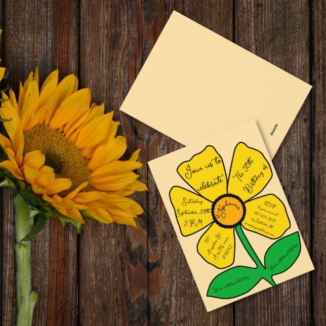 Convites Beige 50th Birthday Dourado Doodle Flower (Criador carregado)