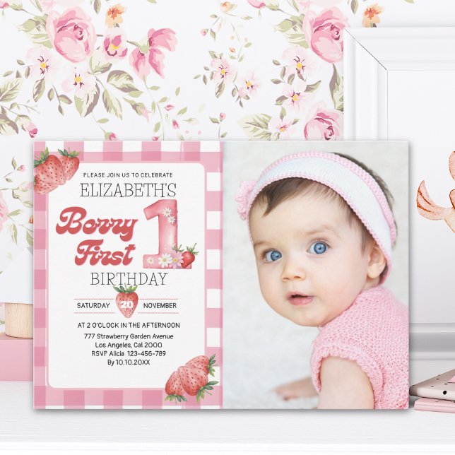 Convites Berry Sweet First Birthday Photo – Straberry party (Criador carregado)