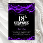 Convites Black and Purple Surprise 18th Festa de aniversári<br><div class="desc">Este moderno convite de 18 anos de surpresa, preto e roxo, foi feito para estabelecer a palco de uma celebração verdadeiramente memorável. Os modelos de texto personalizáveis permitem adicionar o nome do convidado honrado, os detalhes da festa secreta e o local com facilidade. O seu amado estará presente durante uma...</div>