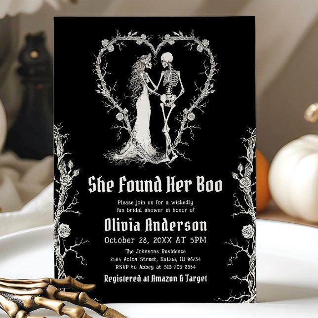 Convites Black Halloween Ela Encontrou Seu Chá de panela (Black Halloween She Found Her Boo Bridal Shower Invitation)