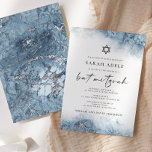 Convites Blue Silver Marble Bat Mitzvah<br><div class="desc">Este elegante convite do morcego mitzvah apresenta um design de borda azul-clara de aquarela imitando o mármore veinado com folha de prata falsa, desaparecendo gradualmente no fundo branco. As palavras "bat mitzvah" aparecem na escrita manual de cinzas de carvão, com o texto remanescente em maiúsculas de serif. O padrão de...</div>