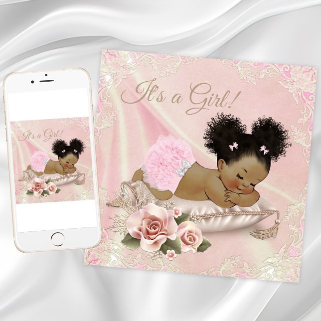 Convites Blush Ivory African American Chá de fraldas (Blush pink baby shower invitation with African baby girl on a pretty pillow and lace background.)
