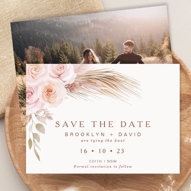Convites Boho Blush Floral Weding The Date Card (Boho Floral Wedding Save The Date Card Template, Bohemian Floral Save The Date With Photo, Pampas )
