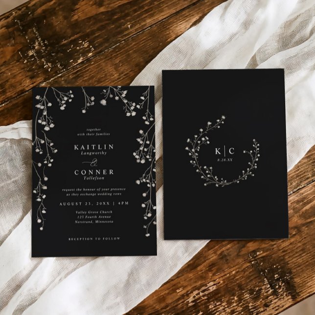 Convites Boho Cravo Branco e Preto para Casamento Baby's Br (Black and white wedding invite with grayscale baby’s breath and botanical monogram wreath)