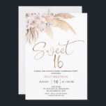 Convites Boho Floral Com Pampas Sweet 16 Aniversário<br><div class="desc">Boho Floral Com Pampas Sweet 16 Birthday Invitation Sweet bohemian floral Sweet 16 aniversários com um arranjo floral de blush com grama pampas. O título é uma imagem de cobre falsa que pode ser removida.</div>