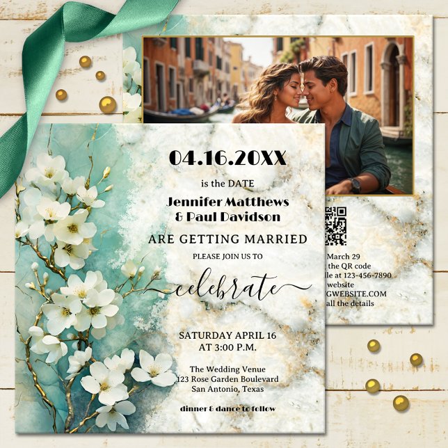 Convites Boho Marble Floral Tudo em Um Casamento (An artistic whimsical all-in-one wedding invitation featuring a painting of white flowers on marble)