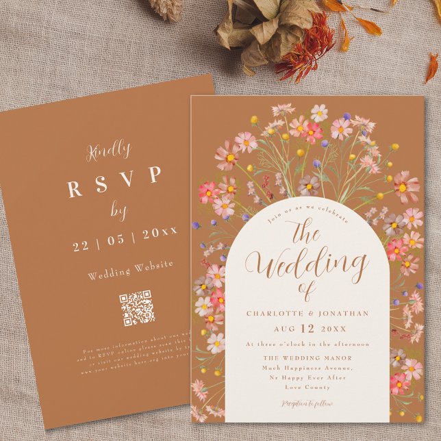 Convites Boho Outono Arco de Flores Silvestres Terracota Ca (Boho fall wildflower arch terracotta burnt orange elegant script wedding invitation )