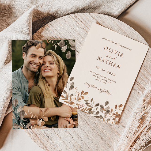 Convites Boho Wildflower | Neutro com Casamento Fotográfico (A boho wedding invitation with watercolor wildflowers and your photo, in a neutral color scheme)