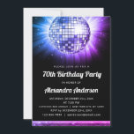 Convites Bola Disco da Festa de aniversário Roxa de 70's<br><div class="desc">Volte no tempo para a era da discoteca com nosso Convite à Bola Disco da Festa de aniversário Roxa 70. Este convite vibrante e nostálgico é a forma perfeita de estabelecer o clima para a sua celebração de marco. Numa tonalidade de roxo deslumbrante, este convite captura a energia e a...</div>