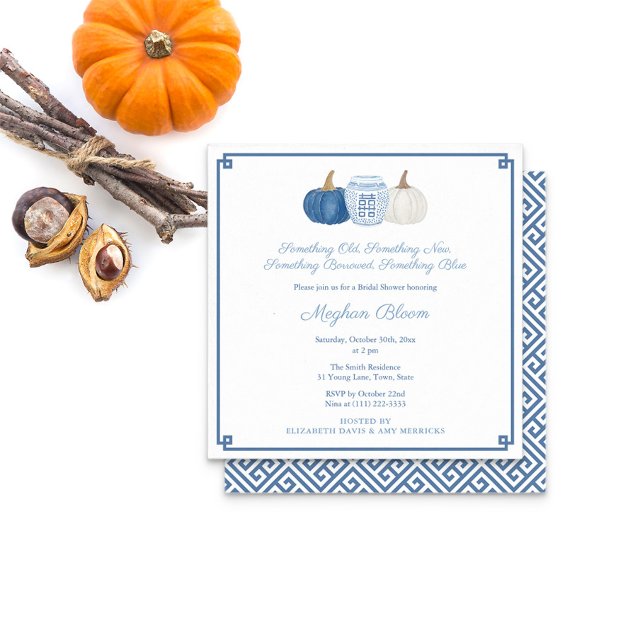Convites Bombeiros de outono Algo Chá de panela Chic Azul (Something Blue Bridal Shower Invitation featuring blue and white pumpkins and ginger jar. )