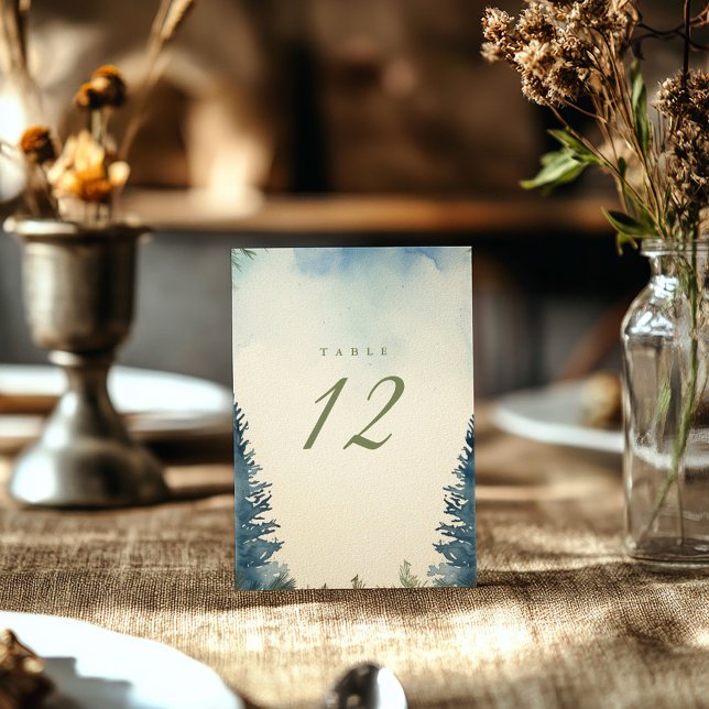 Convites Bonito número da mesa de pinheiros verdes de inver (Blue and green winter pine trees wedding reception table number card)