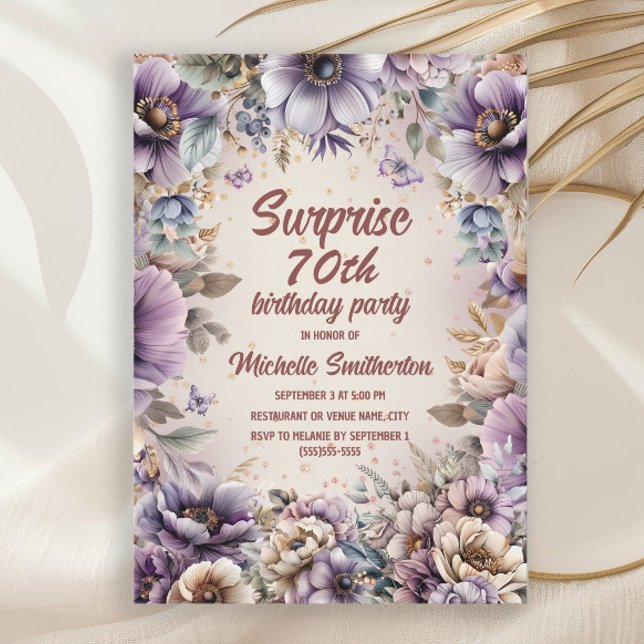 Convites Borboletas Florais de Aquarela Roxa Surpresa 70º (Purple watercolor floral and butterflies surprise 70th birthday party invitation for her)