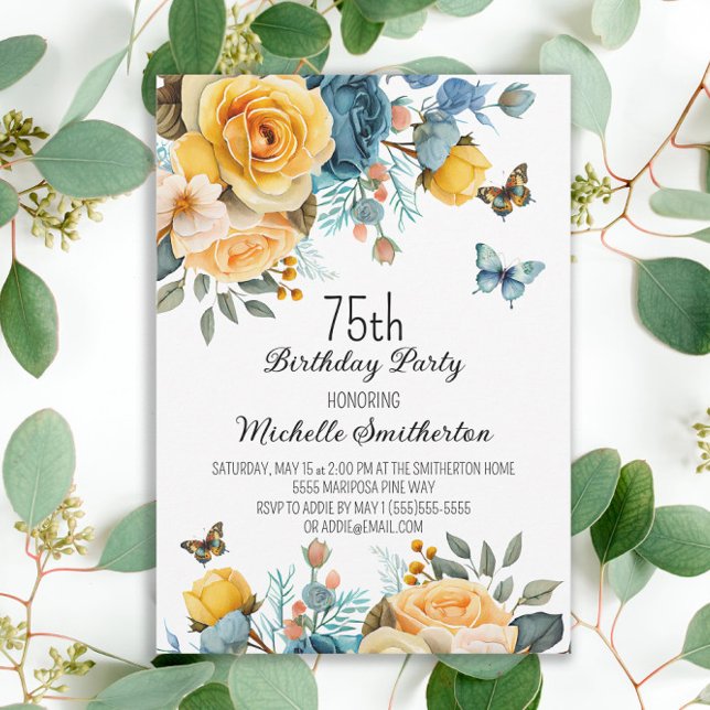 Convites Borboletas Rosas Azuis Amarelas 75.º aniversário (Mustard yellow and dusty blue floral 75th birthday party invitation for women.)