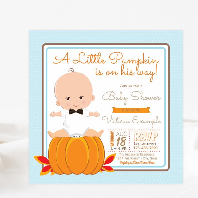 Convites Boys Little Pumpkin Chá de fraldas (Cute little pumpkin baby shower invitation with adorable baby boy. Simply add your event details.)