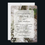 Convites Brancos e Casamento Respiratório do Bebê<br><div class="desc">Este convite para o casamento traz uma bela foto de cravos brancos miniatura e o hálito do bebê como pano de fundo. Uma caixa branca transparente no centro apresenta texto personalizável para o seu convite de casamento.</div>