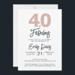 Convites Brilhante rosa 40 e fabuloso | ANIVERSÁRIO DE 40 A<br><div class="desc">Um convite para fotos chique, elegante e aniversário de 40 anos que você pode personalizar e enviar para a sua festa da quadragésima festa de aniversário. As palavras "40 e Fabuloso" em brilho preto-e-branco-rosa são definidas com caligrafia elegante e tipografia moderna. Desenvolvido exclusivamente para você pelo Happy Dolphin Studio! @felydolphinstudio...</div>