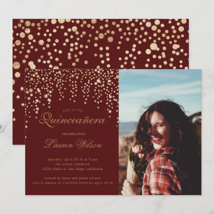 Convites brilho dourado na Burgundy Quinceanera Foto