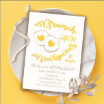 Convites Brunch com o Posto Casamento de recém-casados<br><div class="desc">Um brinde de casamento poste e moderno com os Newlyweds. Possui um ovo frito com coração gema e fontes divertidas. Ilustração desenhada à mão por McBooboos</div>