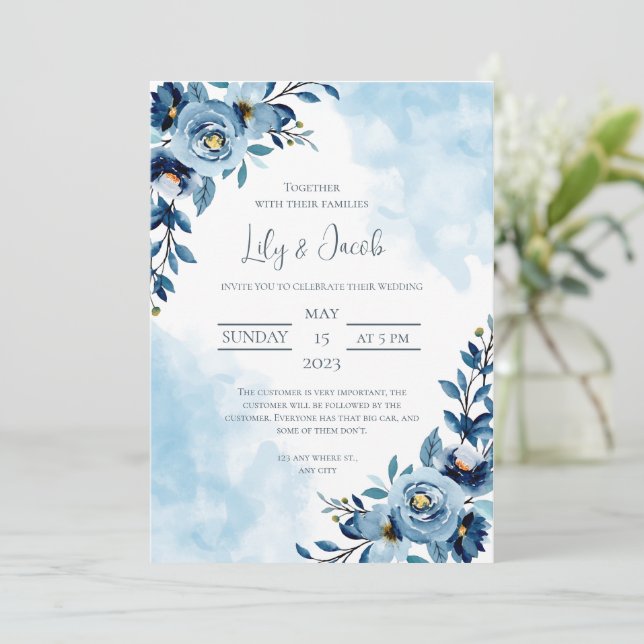 Convites Buquê de Flores Azuis de Casamento em Aquarela (Em pé/Frente)