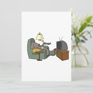 Convites Cachorro relaxado assistindo TV