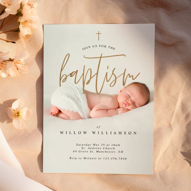 Convites Caligrafia Dourada Mínima Moderna Foto do Bebê (Modern Minimal Gold Calligraphy Baby Photo Baptism Invitation)