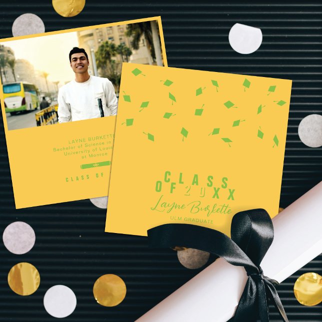 Convites Cap Toss Yellow & Green Graduation Announcement (Criador carregado)