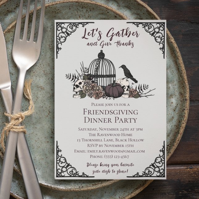 Convites Capacidades e Rosas Góticos dão amizade aos Obriga (Gothic Friendsgiving Dinner Gray Invite. Hand-Drawn Skulls, Roses, Birdcage, Pumpkin & Fall Leaves)