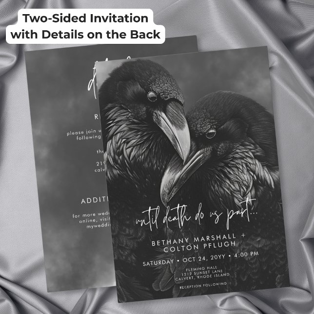 Convites Casamento Abraço Corvo Preto Branco Gótico de Dois (Gothic Black White Raven Embrace Wedding Two Sided Invitation)