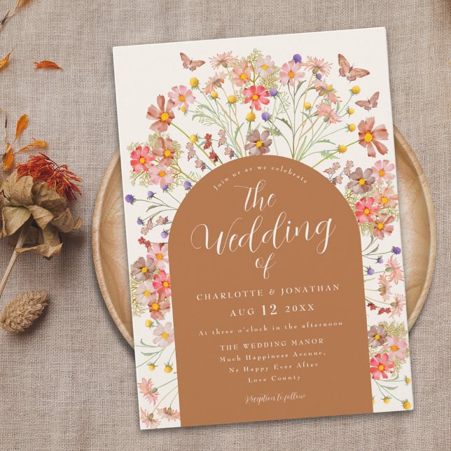 Convites Casamento Boho Outono Flor Silvestre Borboleta (Boho fall wildflower butterfly terracotta arch wedding invitation with elegant modern script )