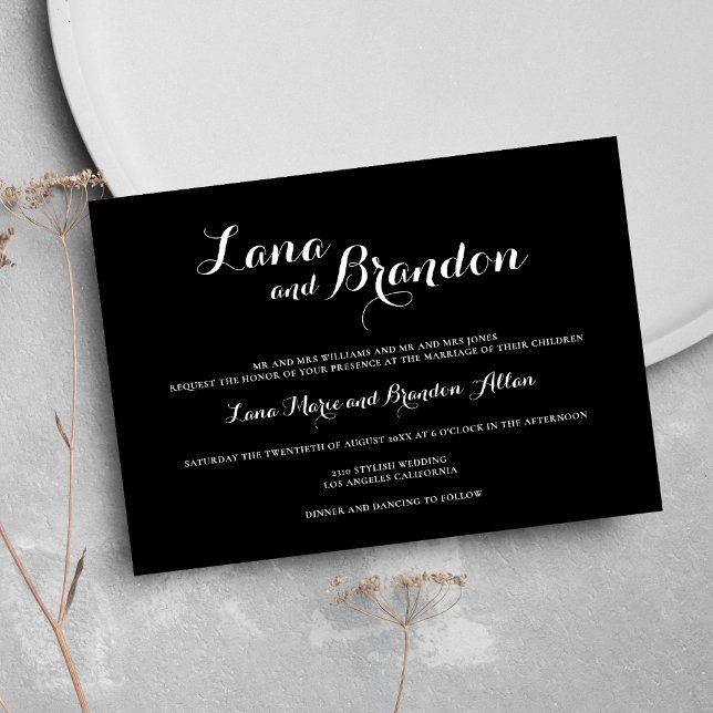 Convites Casamento branco preto com script na moda mínimo c (Minimal stylish classic script black white wedding)