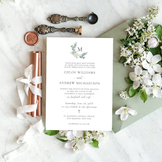 Convites Casamento Católico Simples Elegante com Verde (Catholic wedding invitation with monogram framed by eucalyptus greenery and white flowers.)