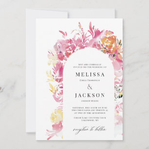 Convites Casamento com arco de flor rosa e esbranquiçada