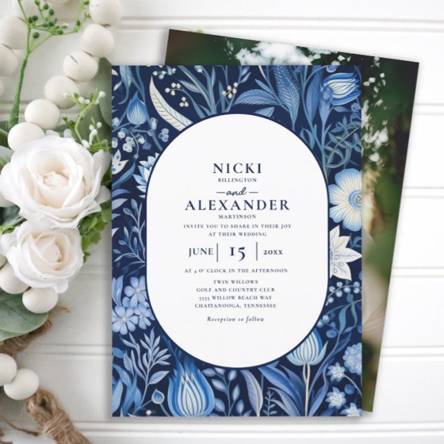 Convites Casamento com Arco Floral Azul Marinho Branco em F (Blue and white floral oval/double arch photo wedding invitation)