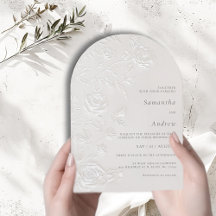 Casamento com Arco Floral de Rosa Em Relevo Falso 