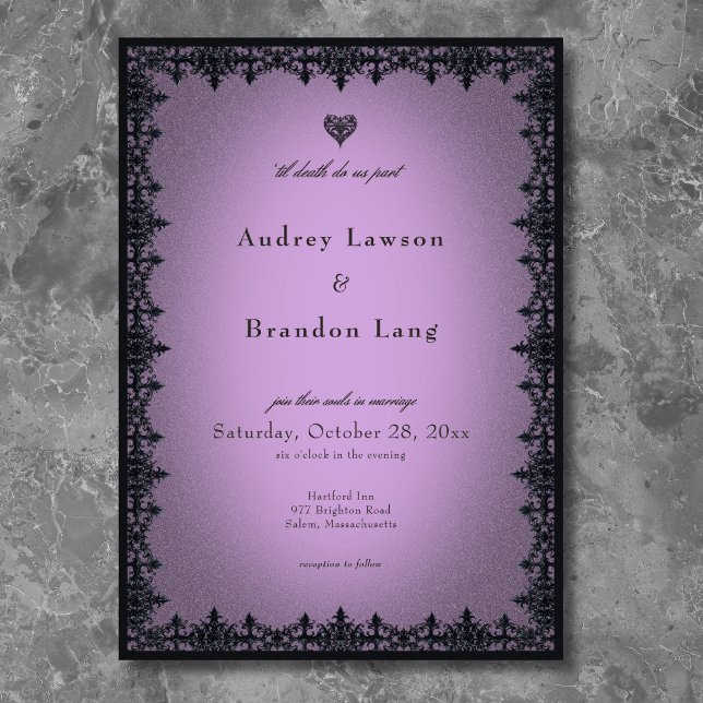 Convites Casamento com púrpura da fronteira gótica vitorian (Victorian Gothic Iron Border Purple Wedding Invitation)