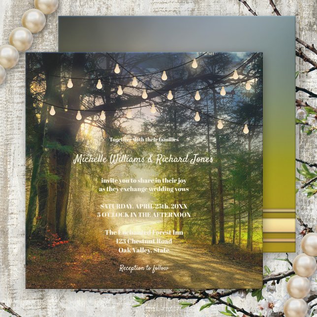 Convites Casamento das Luzes das Cordas das Árvores Florest (A magical wedding invitation with an enchanted forest and string lights)