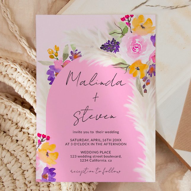 Convites Casamento de arco do deserto com pampas florais co (Boho pink floral pampas desert arch wedding invitation on pink)