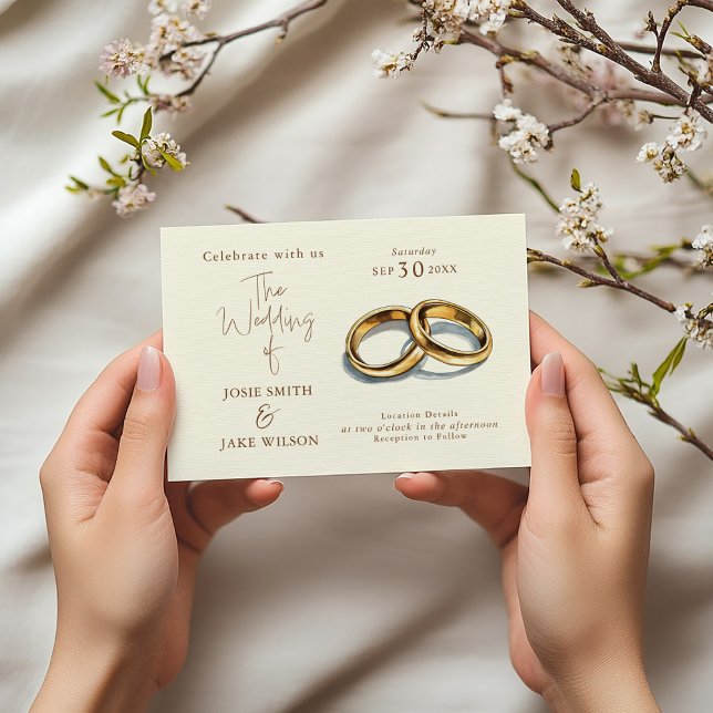 Convites Casamento de dois anéis de casamentos dourados (Simple Wedding Invitation features a beautiful illustration of two gold wedding rings.)