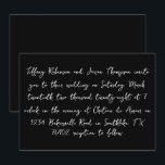 Convites Casamento de Estilo Escrito à Mão Preto e Branco<br><div class="desc">Os detalhes do casamento estão listados em estilo manuscrito,  texto branco. O verso do convite é um preto sólido com texto branco para a data.</div>