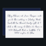 Convites Casamento de Estilo Escrito Manuscrito Branco e Az<br><div class="desc">Os detalhes do casamento estão listados em estilo manuscrito,  texto azul marinho. O verso do convite é um azul marinho sólido com texto branco para a data.</div>