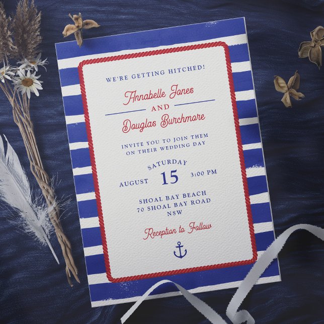 Convites Casamento de faixas de cor azul-russas náuticas (Nautical wedding invitation with blue and white watercolor stripes background)