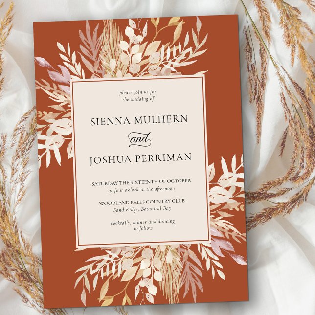 Convites Casamento de Folhagem Botânica Terracotta Cream (Terracotta wedding invitation with neutral fall foliage and stylish framed design)