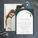 Convites Casamento de Foto Botânica do Arco Verde Moderno<br><div class="desc">Você está procurando um convite de casamento moderno e elegante que fará uma declaração? Não olhe mais do que o nosso moderno convite de casamento de fotos do Arco Verde de Esmeralda Verde! Este convite elegante e na moda apresenta um arco branco sobre um fundo verde esmeralda nítido, com delicados...</div>