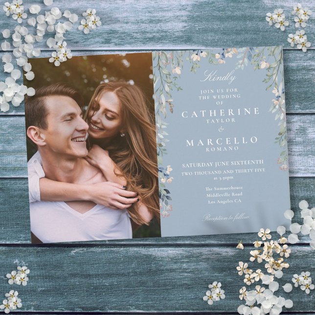 Convites Casamento de Foto de Flores Silvestres Azul Empoei (Dusty Blue Floral Wildflowers Photo Wedding Invitation)