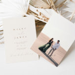Convites Casamento de Fotografias com Script Romântico Mode<br><div class="desc">Este convite simples e elegante é perfeito para um casamento moderno. Design apresenta uma fonte manuscrita e um design minimalista moderno. Projetado para coordenar com a Coleção de Convite para Casamento "Glam Natural". Para alterar seus nomes, local e data do casamento e outros detalhes, clique em "Personalizar". Para mover o...</div>