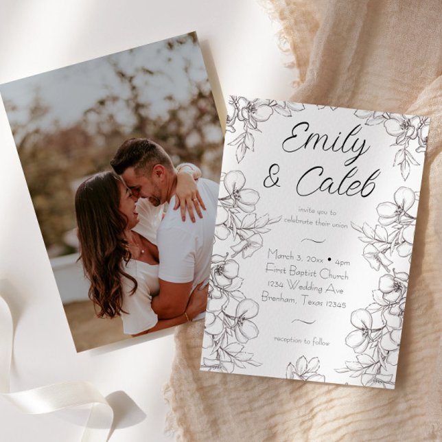 Convites Casamento de Fotografias de Frame Floral Preto e B (Black and white floral frame drawn line art with photo back script cursive writing wedding invite)